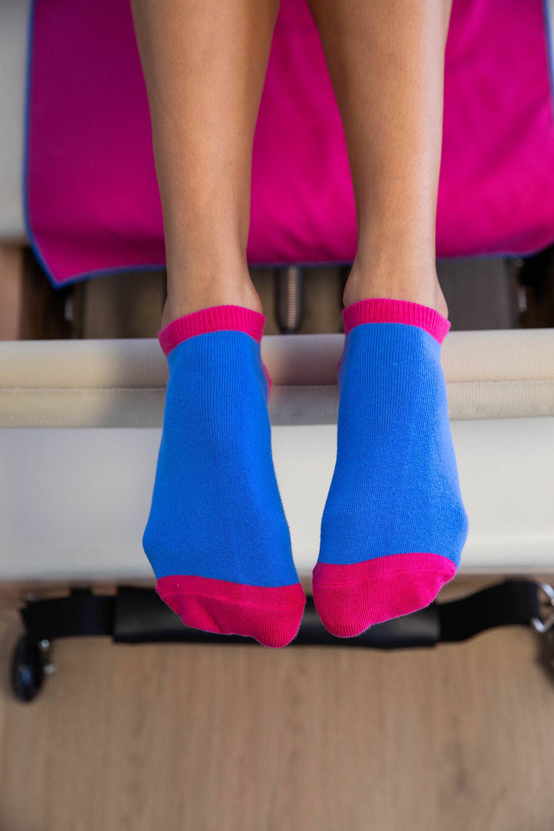 CHEEKY WINX - Pretty In Pink (& Blue) Grip Socks