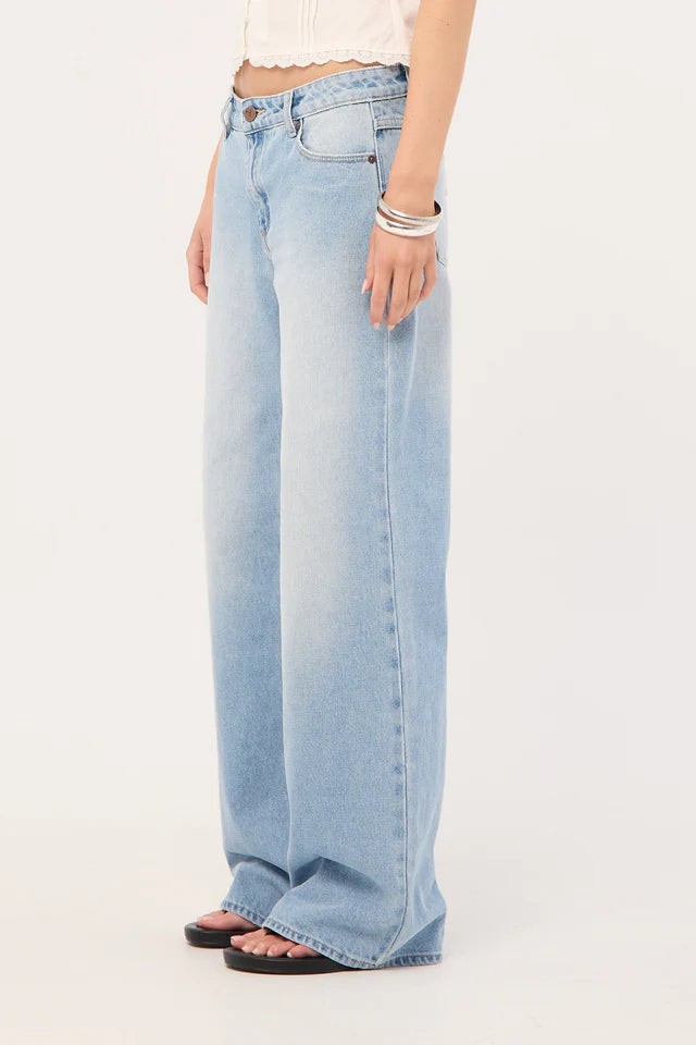 ABRAND - 99 Baggy Kaia Worn