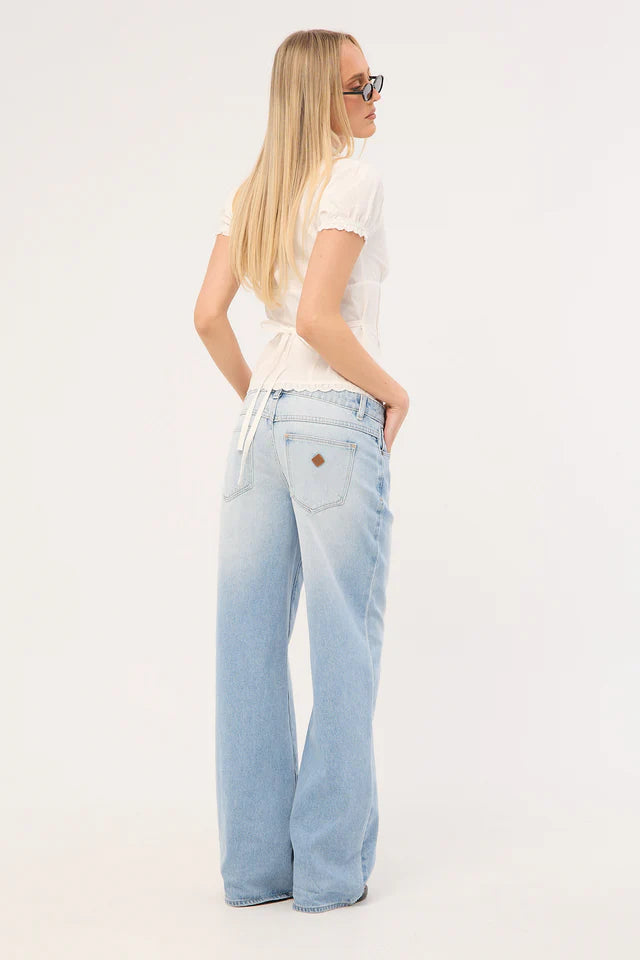 ABRAND - 99 Baggy Kaia Worn