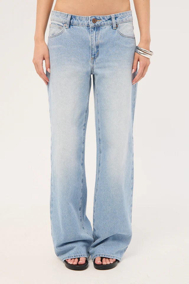 ABRAND - 99 Baggy Kaia Worn