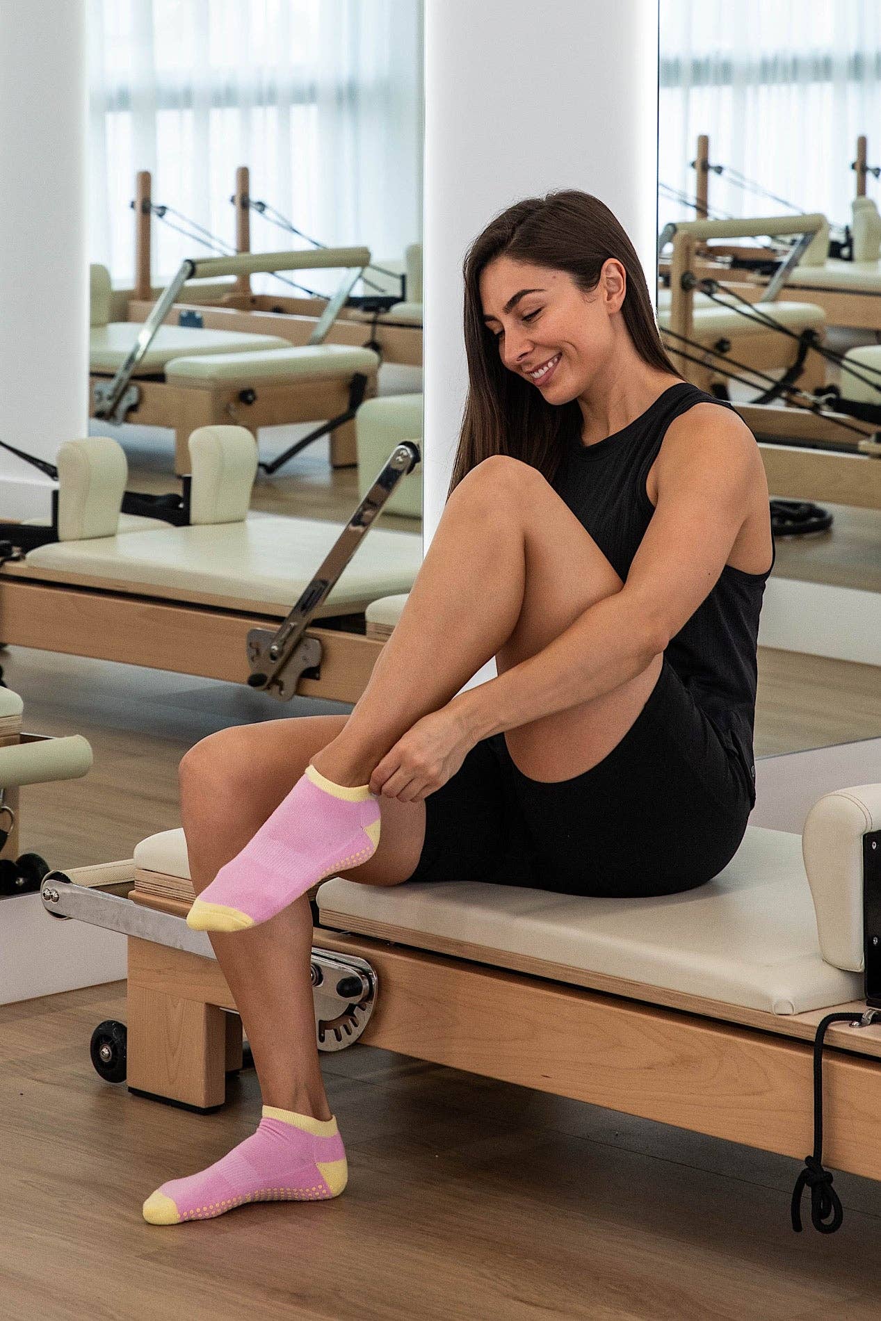 CHEEKY WINX - Ankle Pink and Yellow Grip Socks