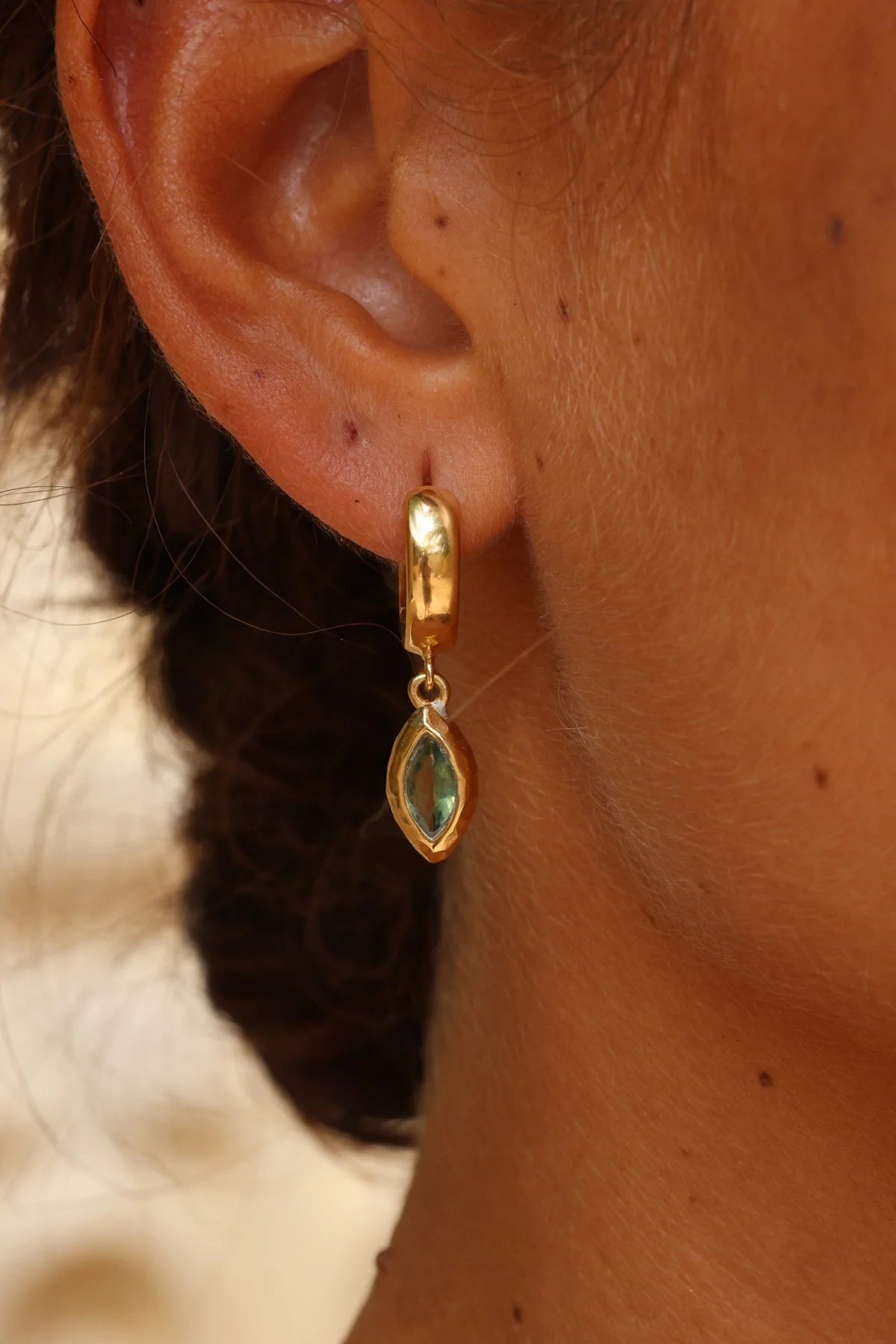 TONIMAY - Belle Apatite Gold Huggies
