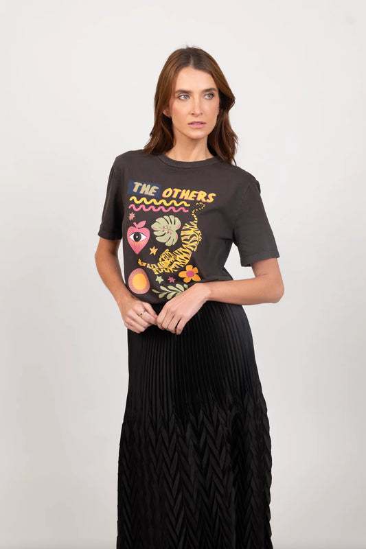 WE ARE THE OTHERS - Lana Vintage Tee - Black Eye of the Tiger