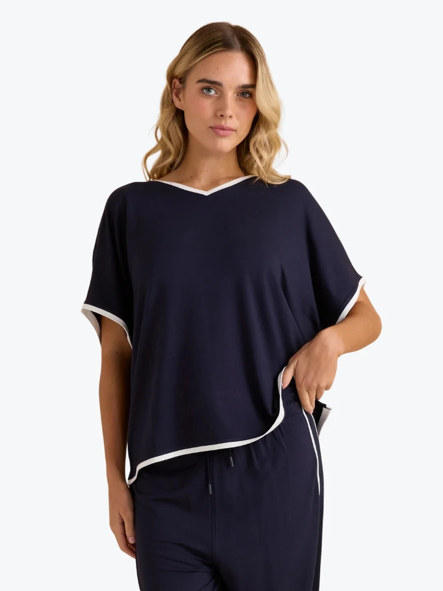BETTY BASICS - Clara Tee (Navy)