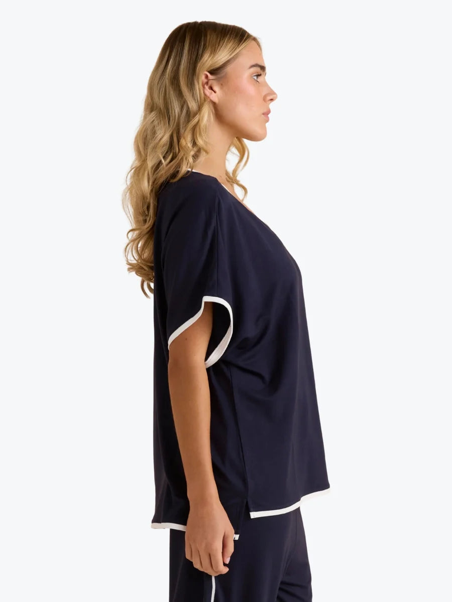 BETTY BASICS - Clara Tee (Navy)