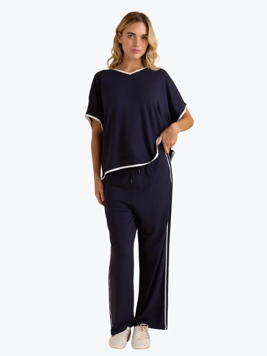 BETTY BASICS - Clara Tee (Navy)