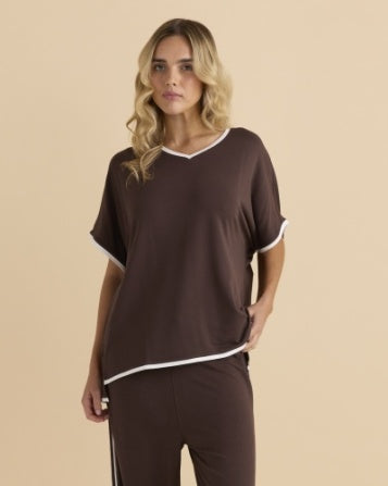 BETTY BASICS - Clara Tee (Chocolate)
